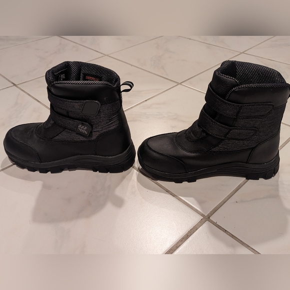 All in Motion Kids' Thermolite Waterproof Winter Boots Black - Picture 4 of 5